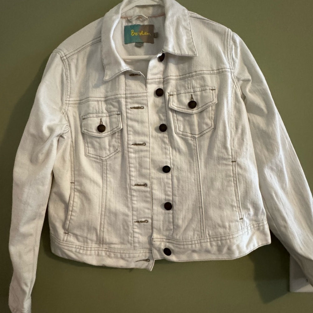 Boden White Jacket with Button Accents